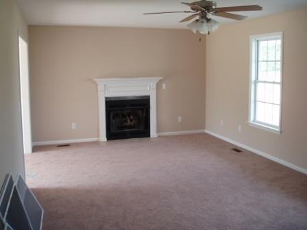 135 Derby Ln - Photo 3 of 21