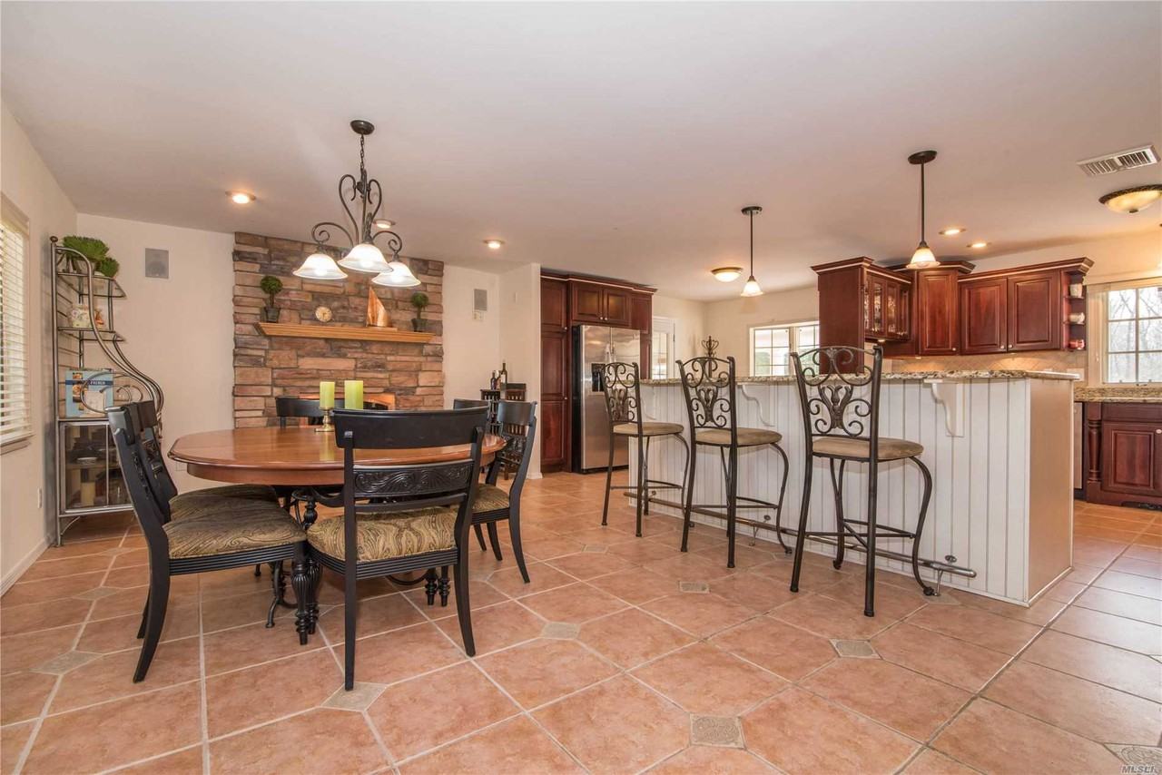 19 Ona Ave - Photo 3 of 19