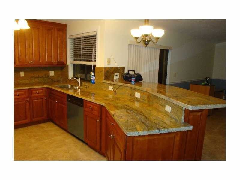 15846 Waverly Manor - Photo 2 of 11