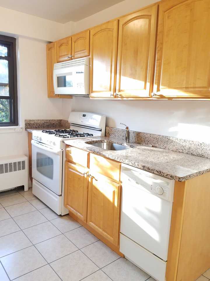 266 Pelham Road - Photo 2 of 10