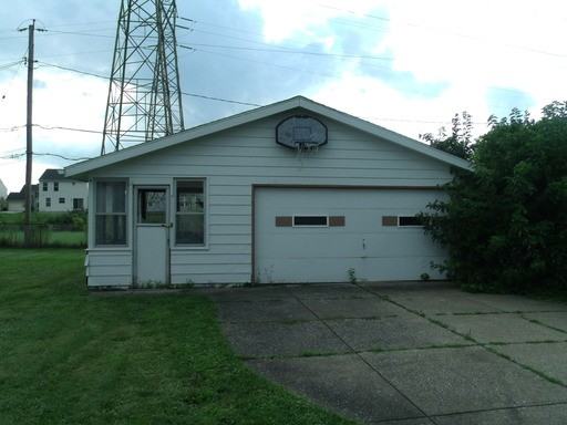 411 Chestnut Dr - Photo 2 of 21