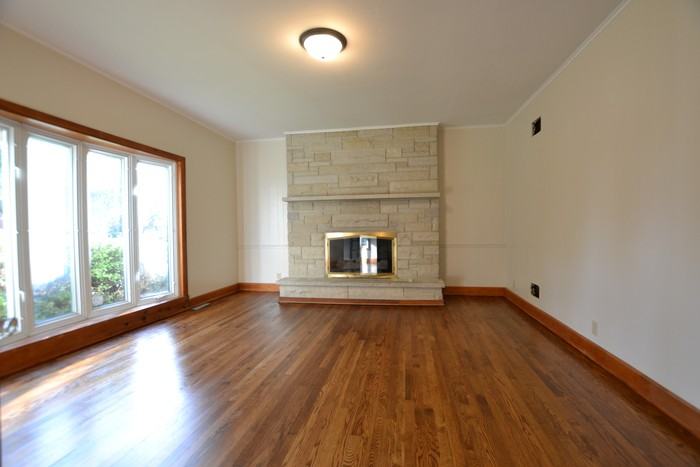 172 East Eureka Street - Photo 3 of 10