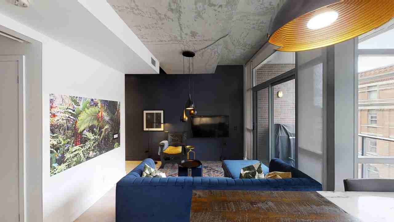 Queen St W & Gladstone Ave #406