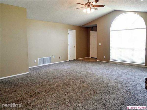 2201 W Quinton St - Photo 3 of 8