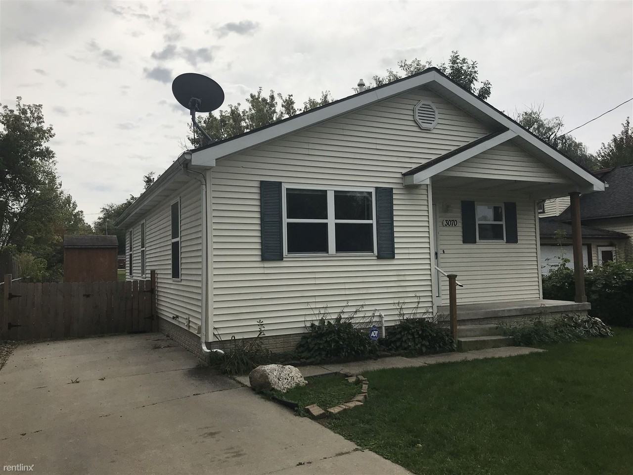 3070 Strong Hts - Photo 2 of 9