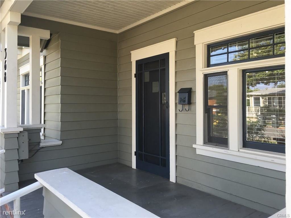368 S Shaffer St - Photo 2 of 10