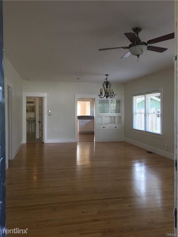 368 S Shaffer St - Photo 3 of 10