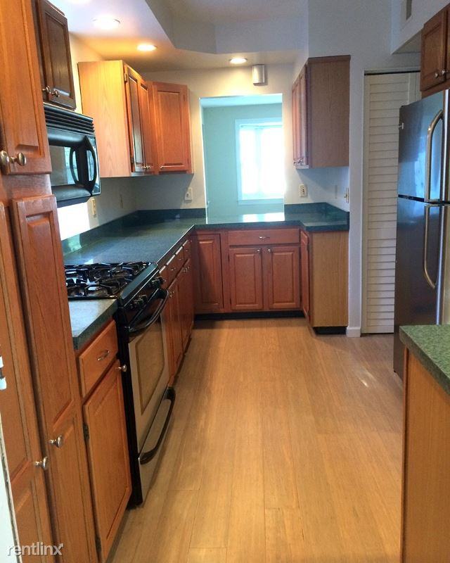 102 S. Essex Avenue - Photo 3 of 6