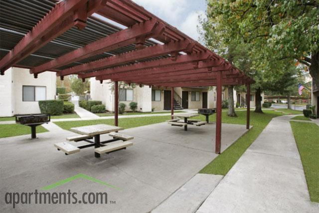 Oak Terrace Apartments - Photo 2 of 12