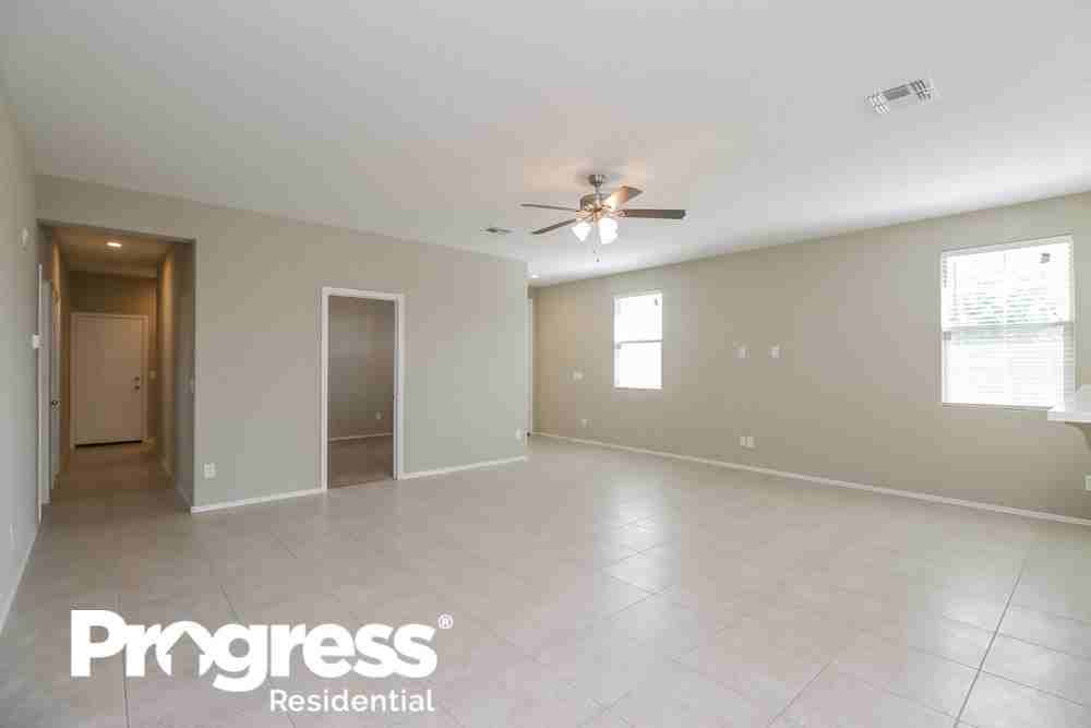 12169 W Del Rio Ln - Photo 3 of 16