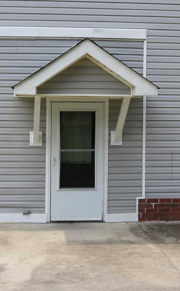 321 Seminole Drive - Photo 3 of 11