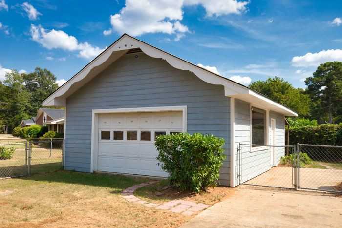 1122 Oates Road - Photo 2 of 11