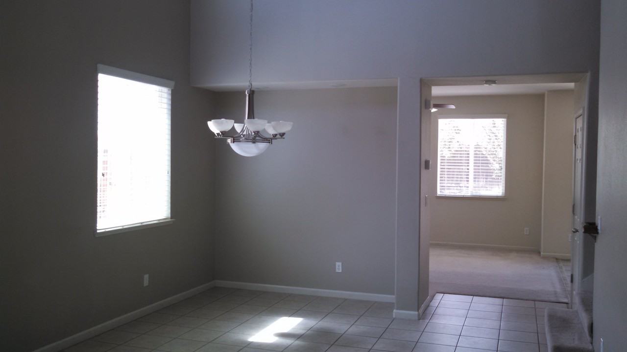 209 Waters Edge Dr - Photo 2 of 6