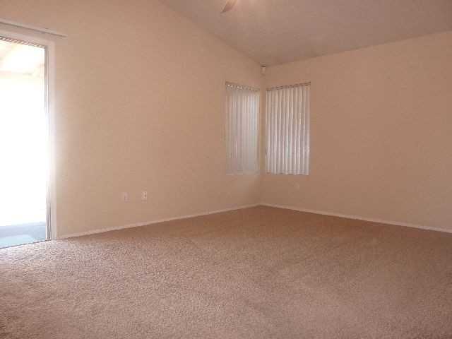 381 N Pioneer St - Photo 2 of 7