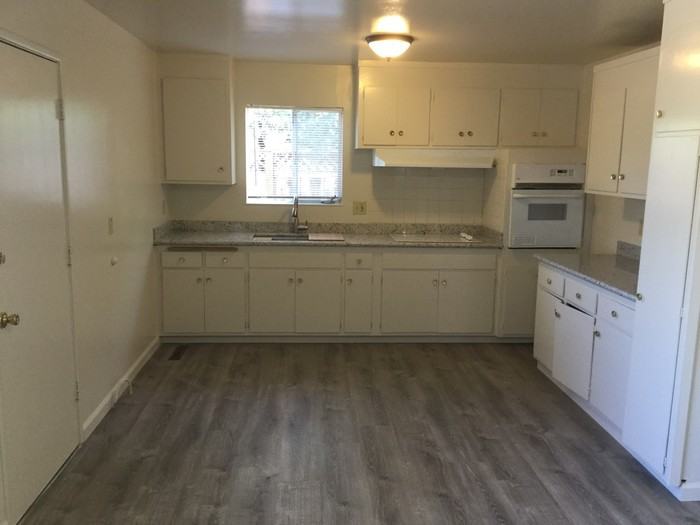 40352 Robin Street - Photo 3 of 11