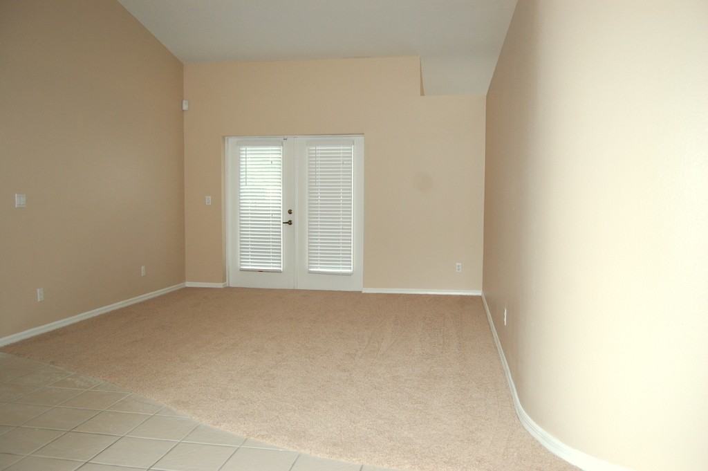 19515 Lake Osceola Ln - Photo 3 of 21