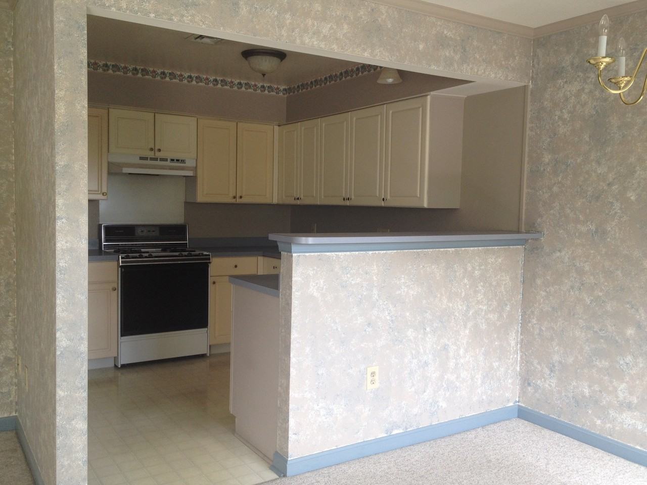 394 Farmview Ln - Photo 2 of 7