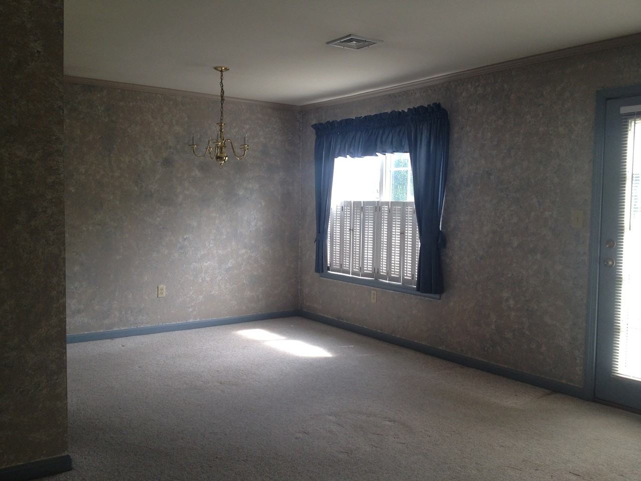 394 Farmview Ln - Photo 3 of 7