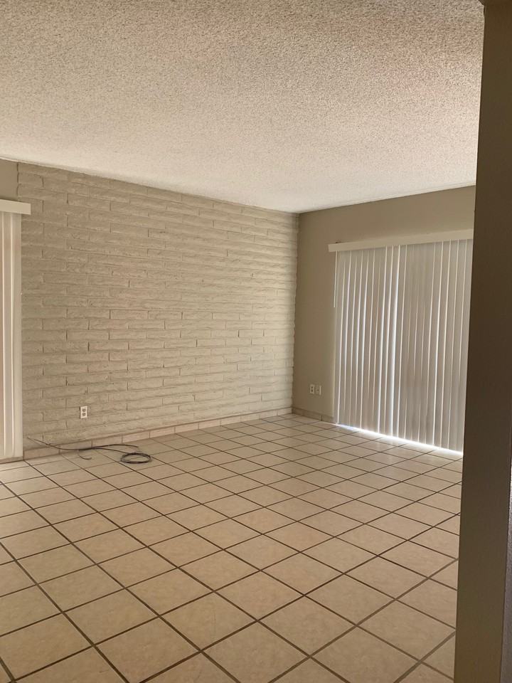 3204 N Cherry Ave - Photo 3 of 8