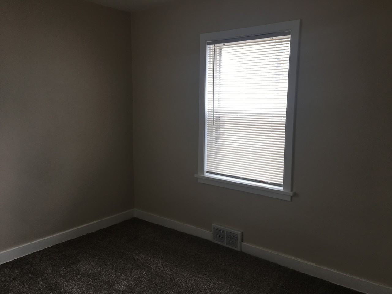 132 S Shore Dr - Photo 3 of 13