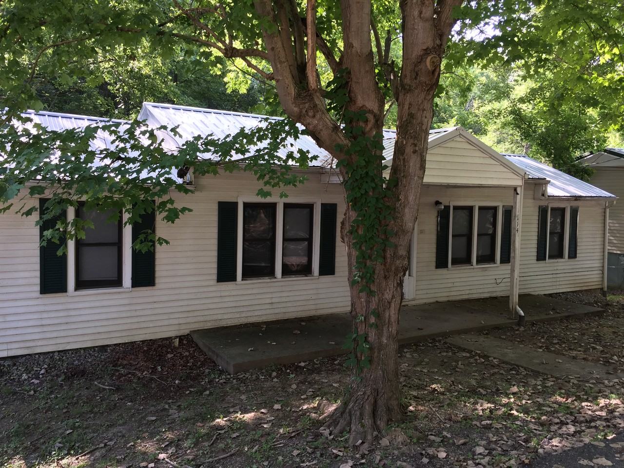 114 Brookhollow Dr - Photo 2 of 30