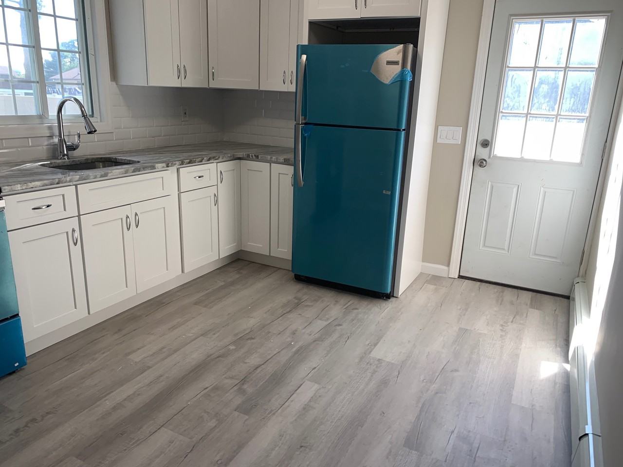 455 Blue Point Rd - Photo 2 of 12