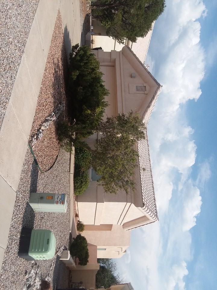 8704 Palomar Ave Ne - Photo 2 of 33