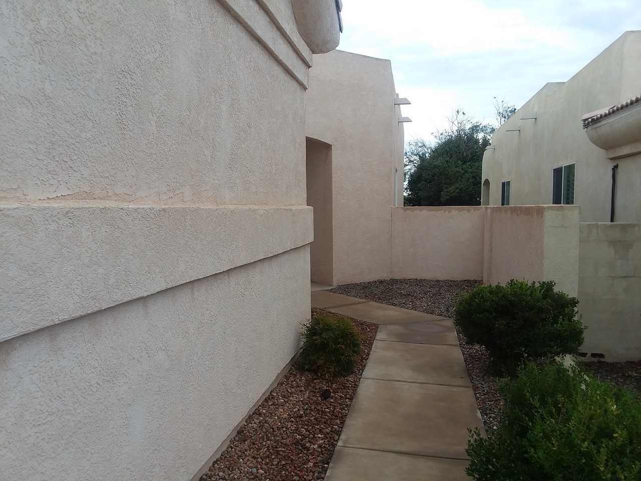 8704 Palomar Ave Ne - Photo 3 of 33