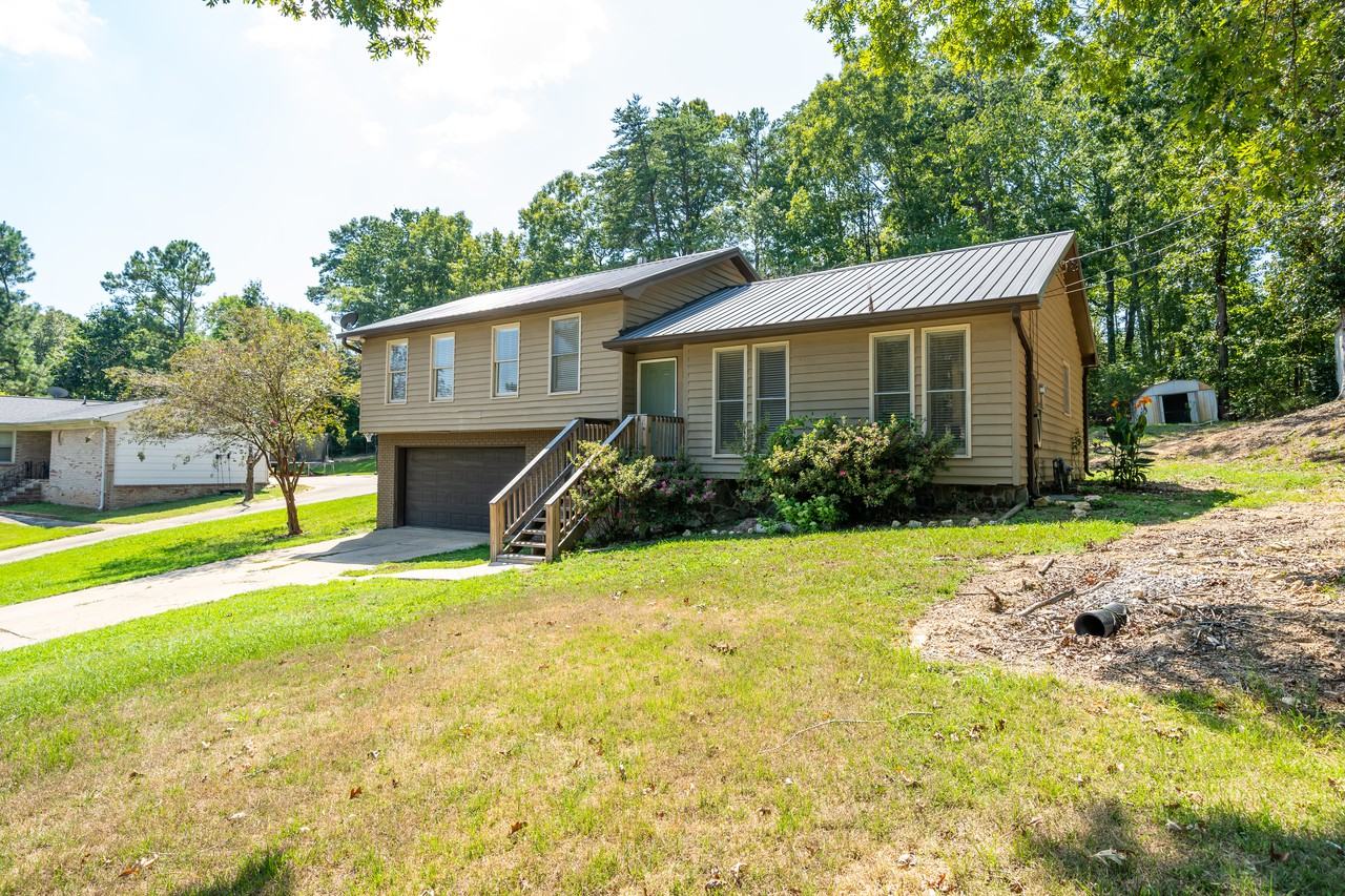 5854 Dogwood Cir - Photo 2 of 37