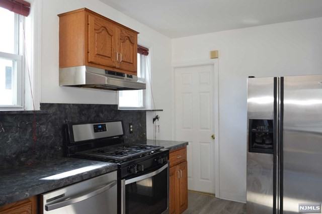 373 Washington Avenue - Photo 3 of 14