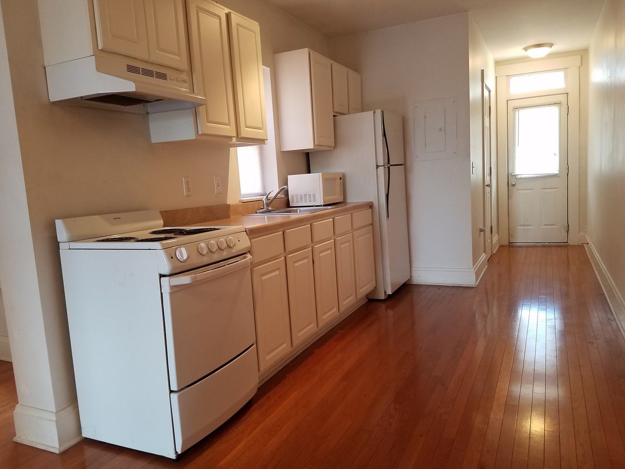 758 North Wall Street #3 - Photo 2 of 6