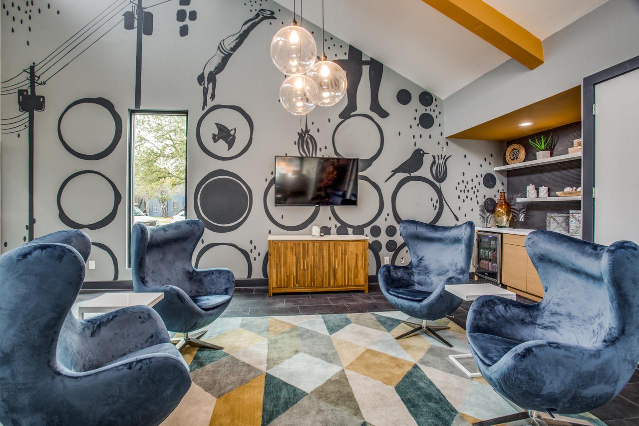 Asher Apartments - Photo 2 of 6