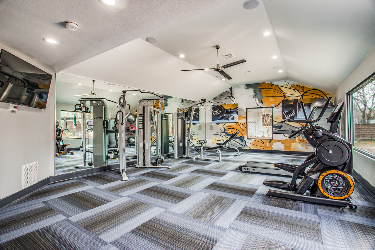 Asher Apartments - Photo 3 of 6