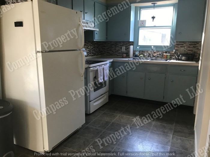 606 Water Street - Photo 2 of 12