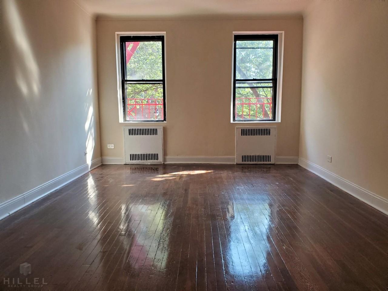 4915 49-15 Skillman Ave. #2N