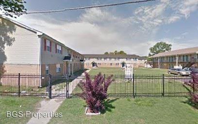 1401 Meeks St - Photo 3 of 26