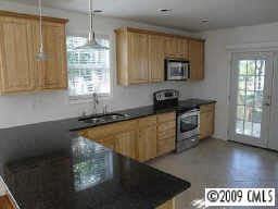 237 Plymouth Avenue - Photo 2 of 8
