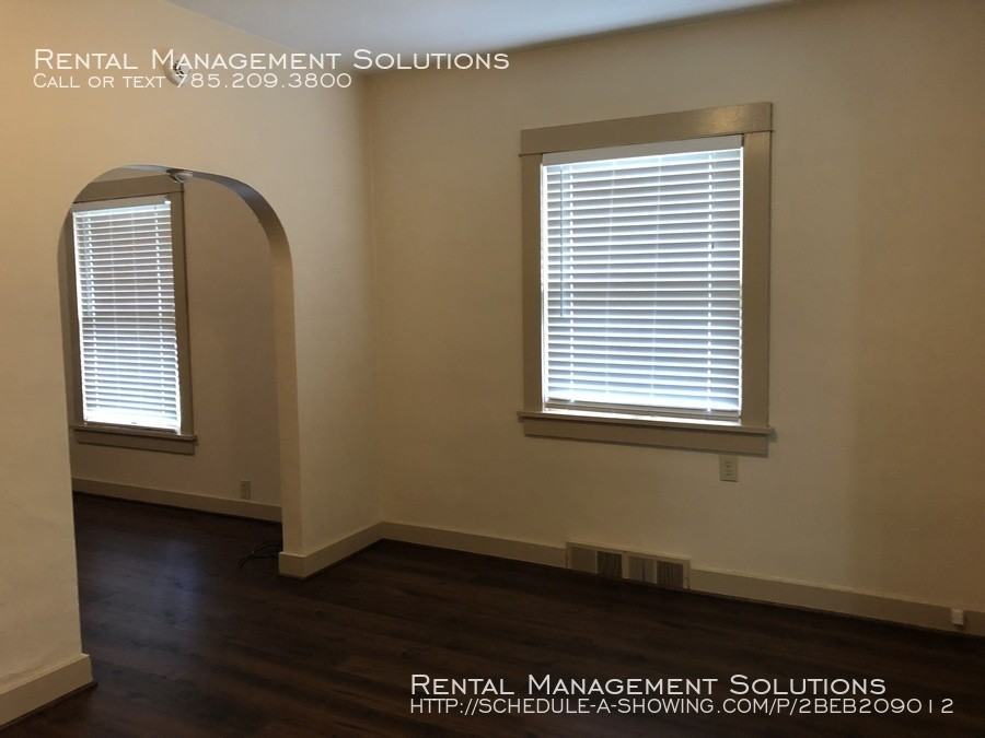 727 Ne Freeman Ave - Photo 3 of 12
