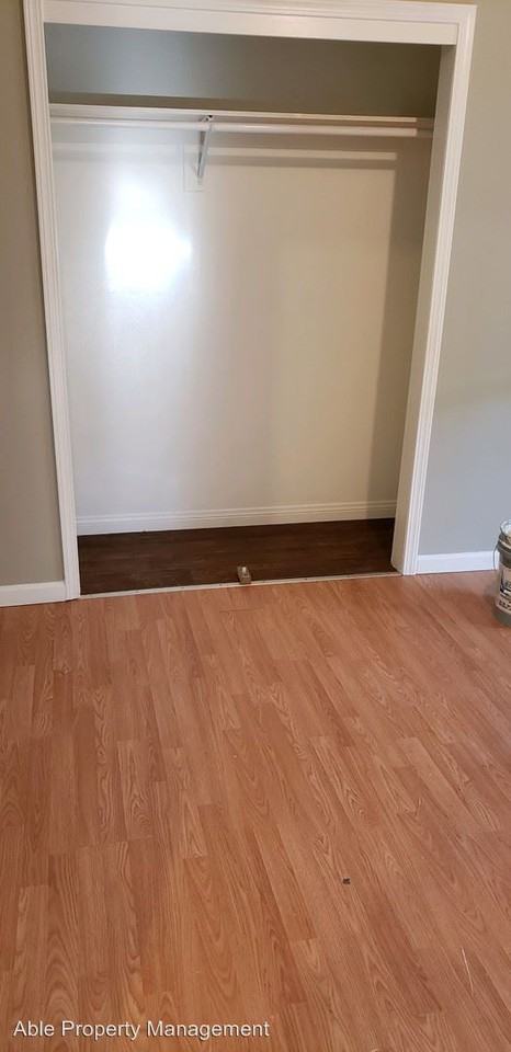 2030 So. J St. - Photo 2 of 8