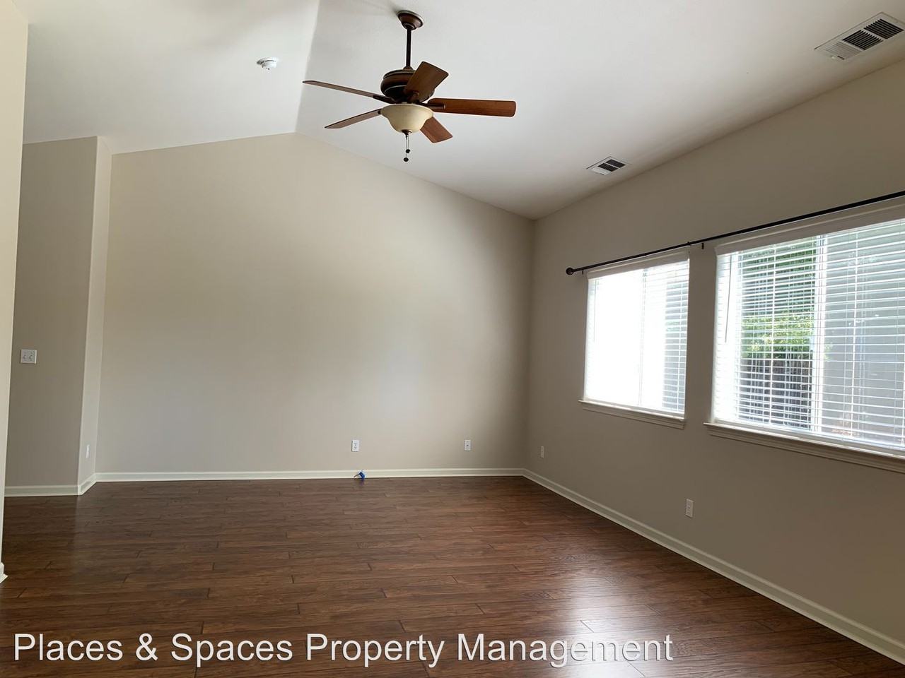 1035 Montclair - Photo 3 of 39