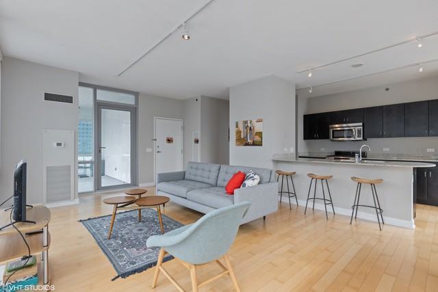 8 E Randolph St #1805 - Photo 3 of 12