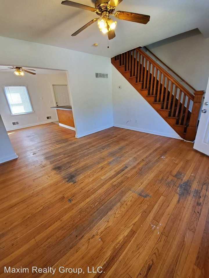 1053 S 28 St - Photo 3 of 13