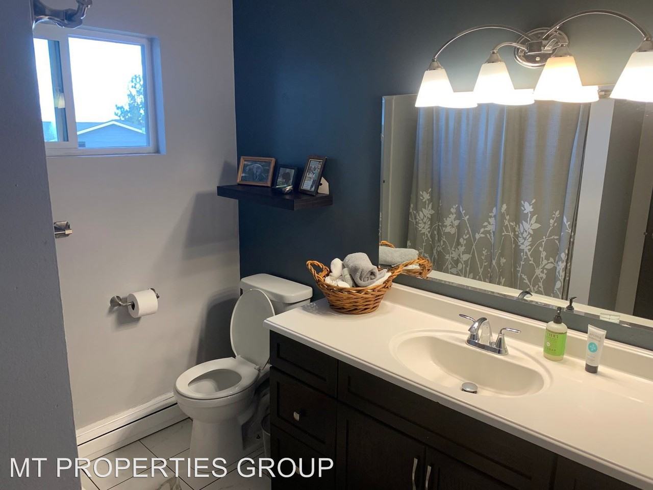 2413 B 56th St. - Photo 3 of 11
