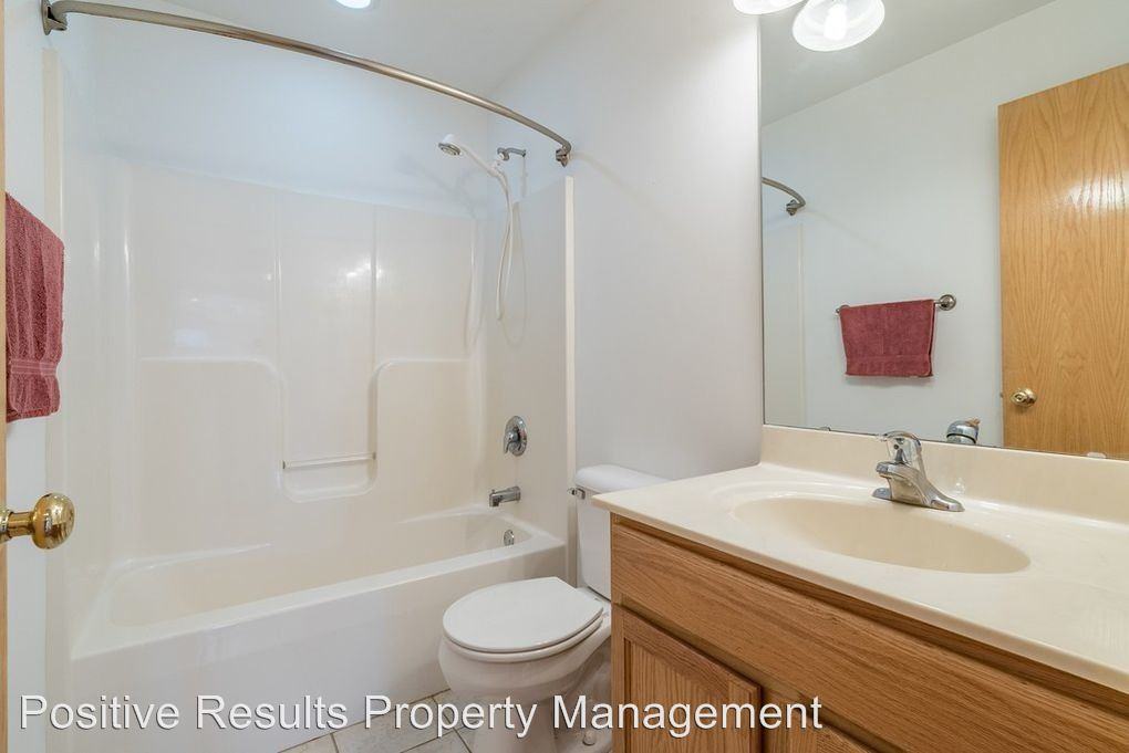 105 Hickory Lane - Photo 2 of 17