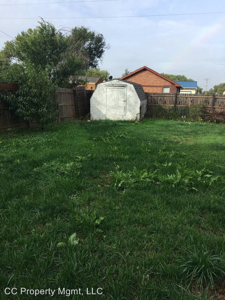 401 S Bailey Ave - Photo 3 of 9