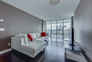 51 Lower Simcoe Street 1912 Toronto On M5j 3a6 2 Bedroom