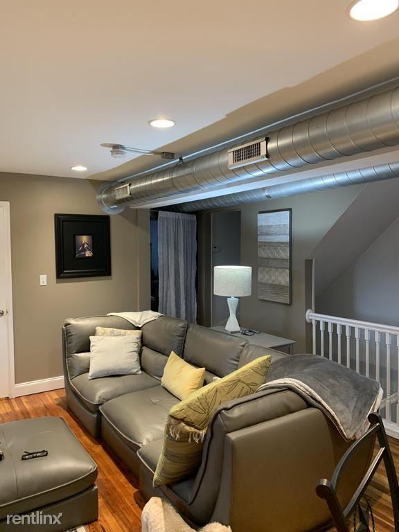 118 Shingiss St #2 - Photo 2 of 15