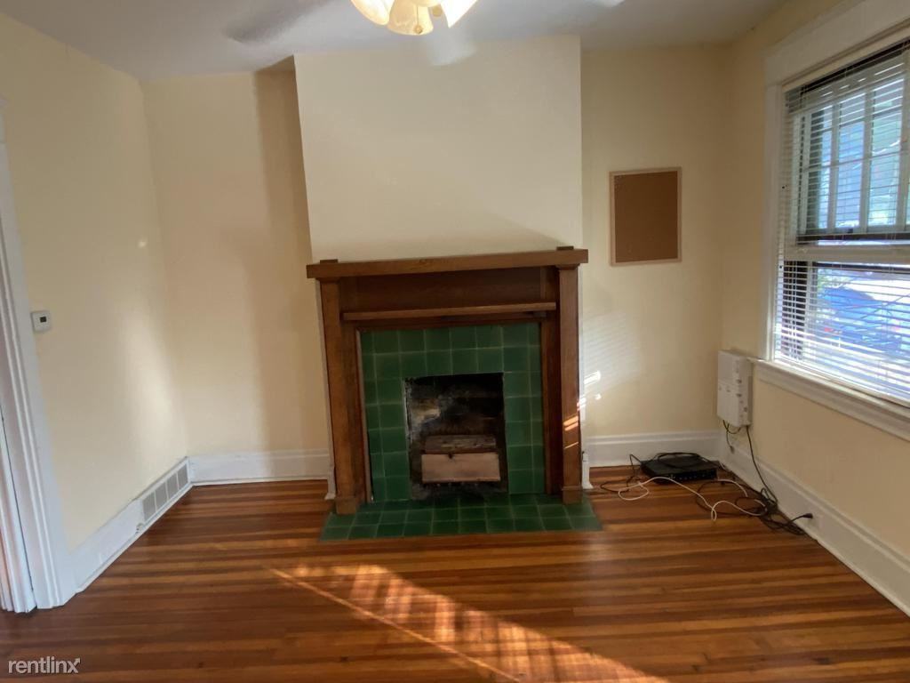 1617 Buena Vista St - Photo 2 of 15