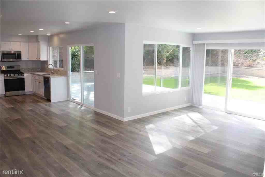 25482 Calle Becerra - Photo 3 of 10