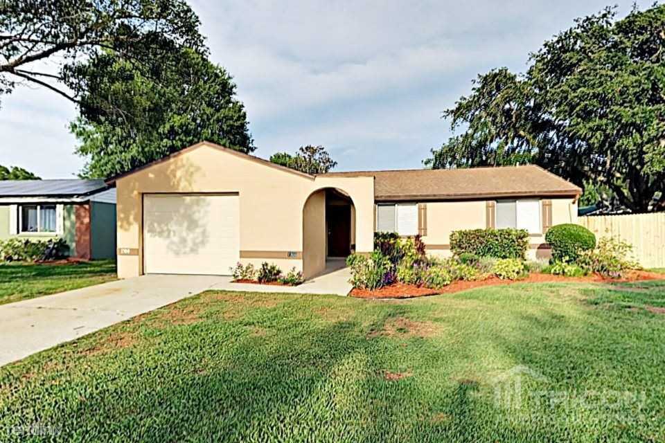 1300 Foxwood Drive - Photo 2 of 33